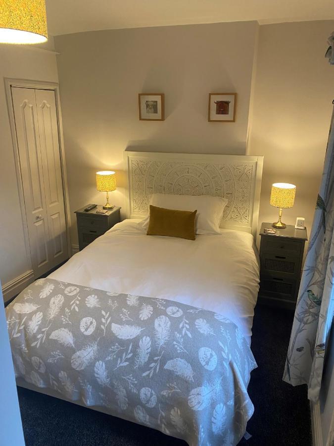 Talbot House Bed & Breakfast And Tearoom 佩特利布里奇 外观 照片