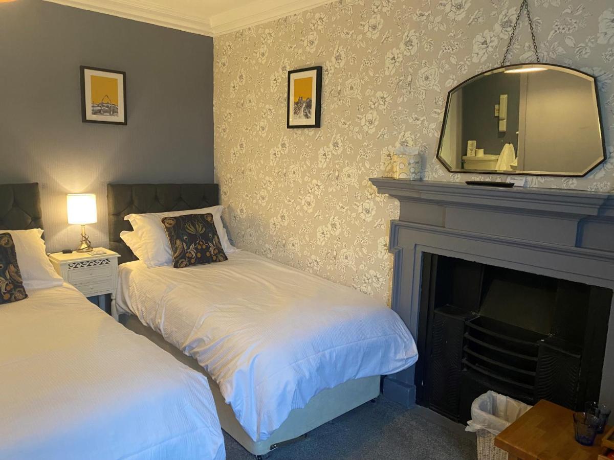 Talbot House Bed & Breakfast And Tearoom 佩特利布里奇 外观 照片