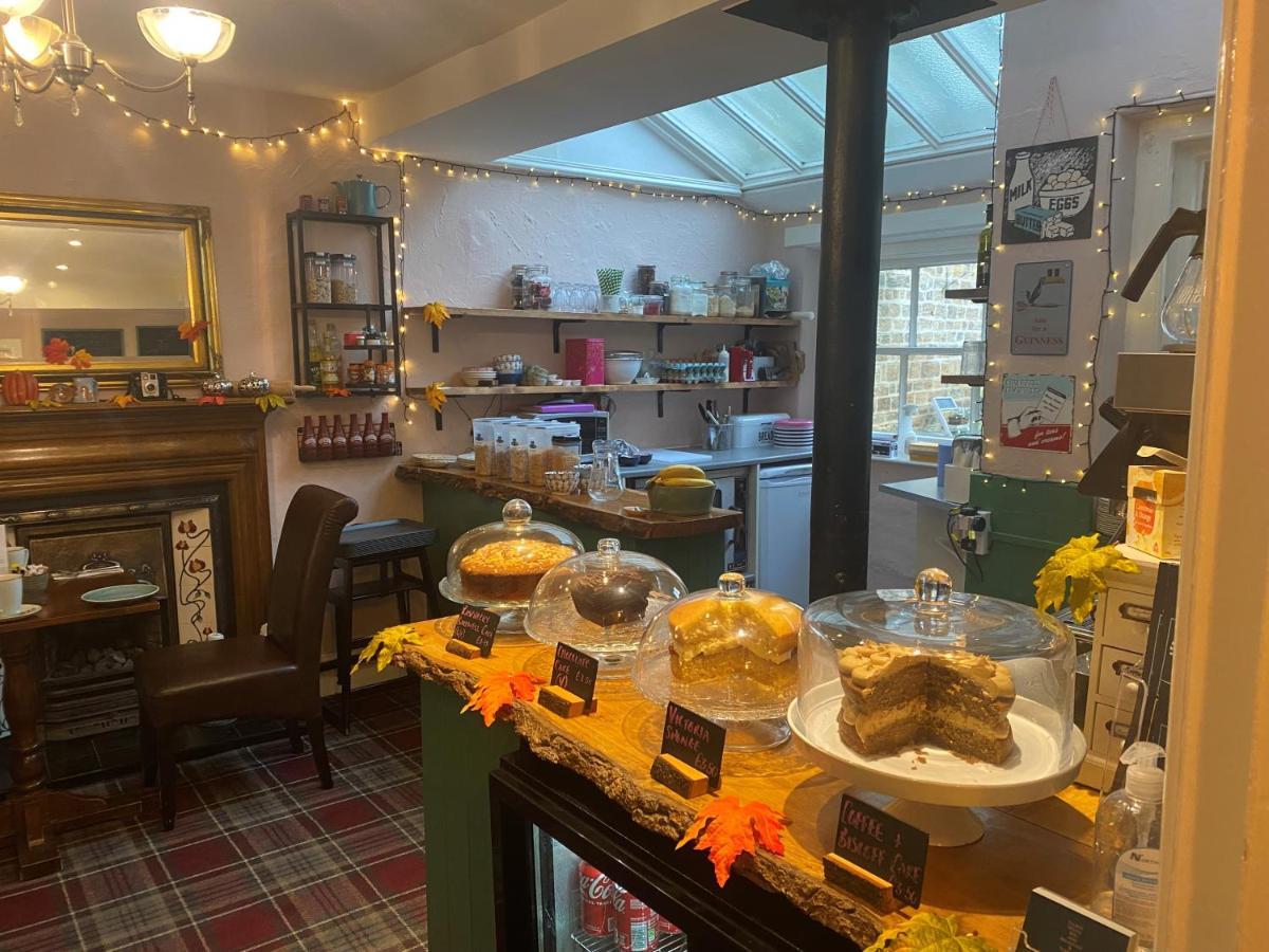 Talbot House Bed & Breakfast And Tearoom 佩特利布里奇 外观 照片